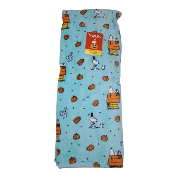 Peanuts Snoopy Pet Plush Throw Blanket Pumpkins Fall Ghosts Halloween Berkshire - Picture 9 of 9
